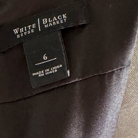 Very Classy and Beautiful Dress - Picture 6 of 7